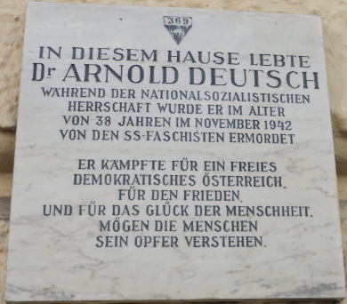 Памятная доска на стене дома в Вене, где жил А.Г. Дейч по адресу Schiffamtsgasse,18-20